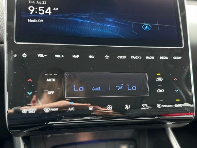 new 2024 Hyundai TUCSON Hybrid car, priced at $33,998