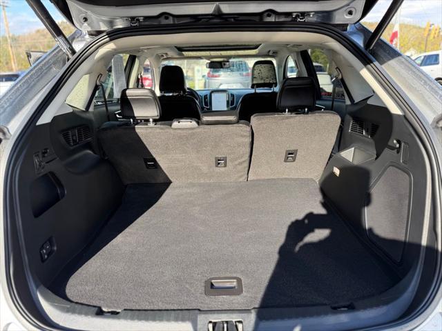 used 2022 Ford Edge car, priced at $30,000