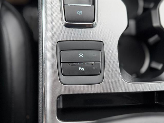 used 2022 Ford Edge car, priced at $30,000