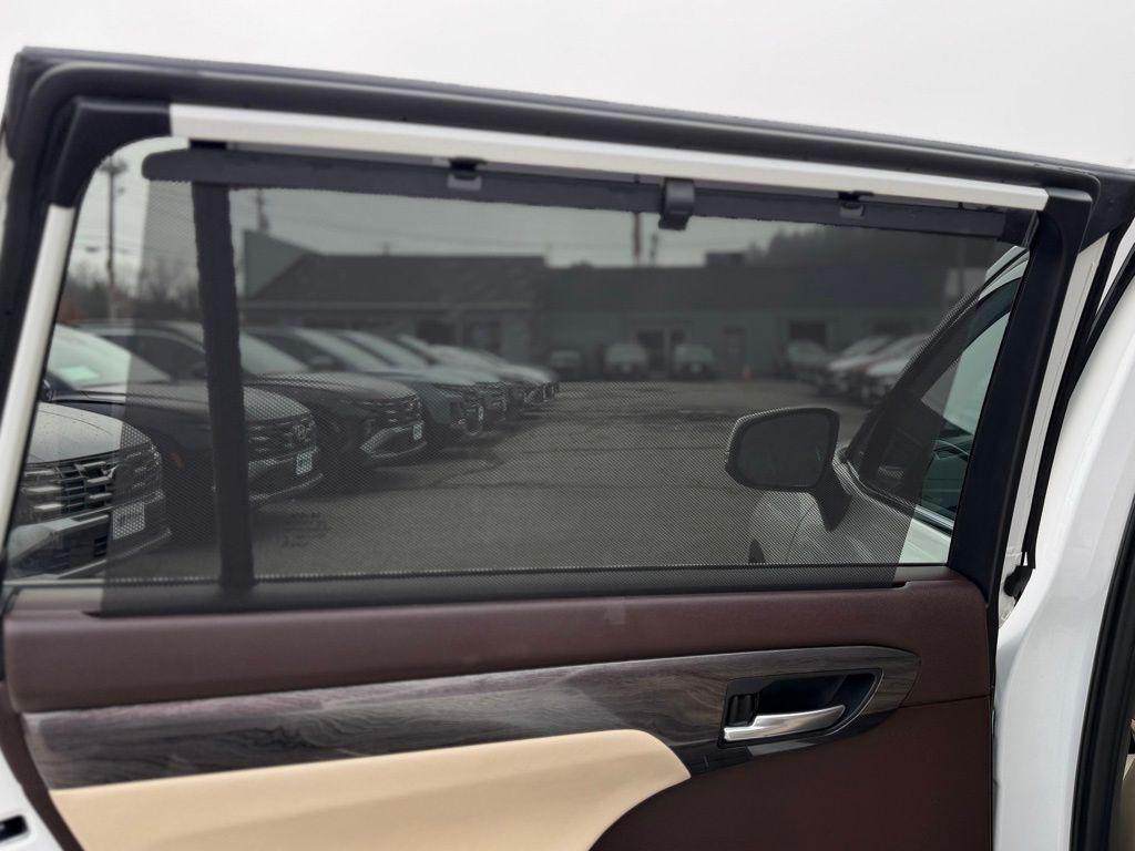 used 2021 Toyota Highlander car, priced at $34,437