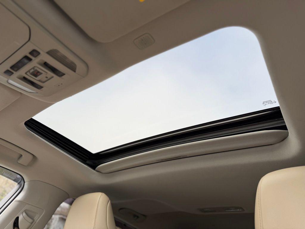 used 2021 Toyota Highlander car, priced at $34,437