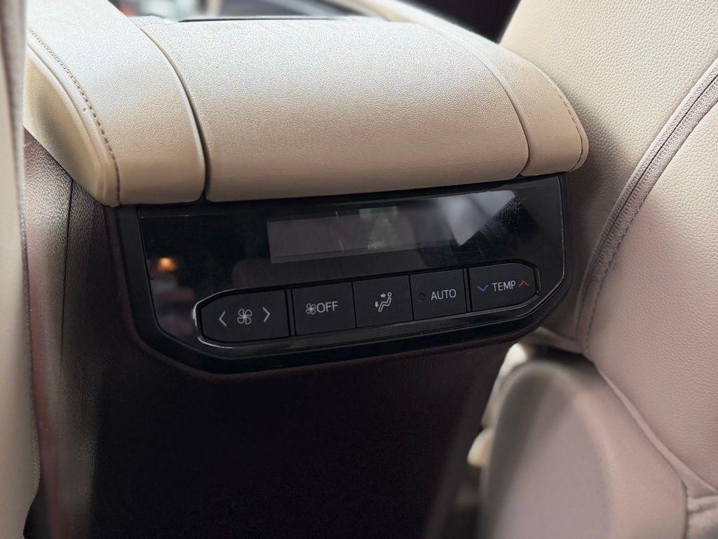 used 2021 Toyota Highlander car, priced at $34,437