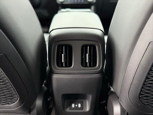 new 2025 Hyundai TUCSON Hybrid car, priced at $35,195