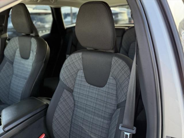 used 2023 Volvo XC60 Recharge Plug-In Hybrid car, priced at $36,000