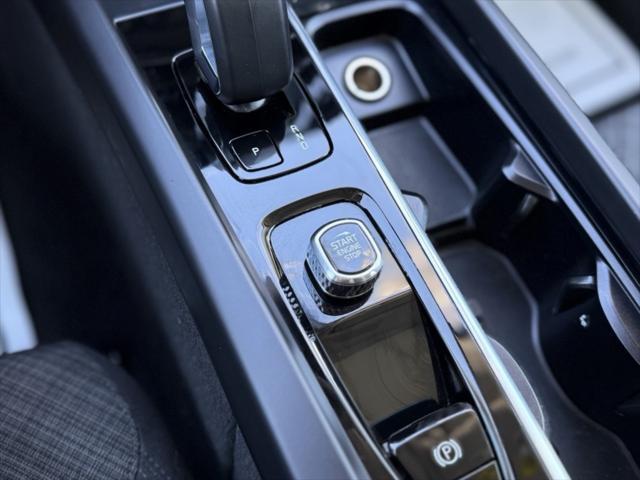 used 2023 Volvo XC60 Recharge Plug-In Hybrid car, priced at $36,000
