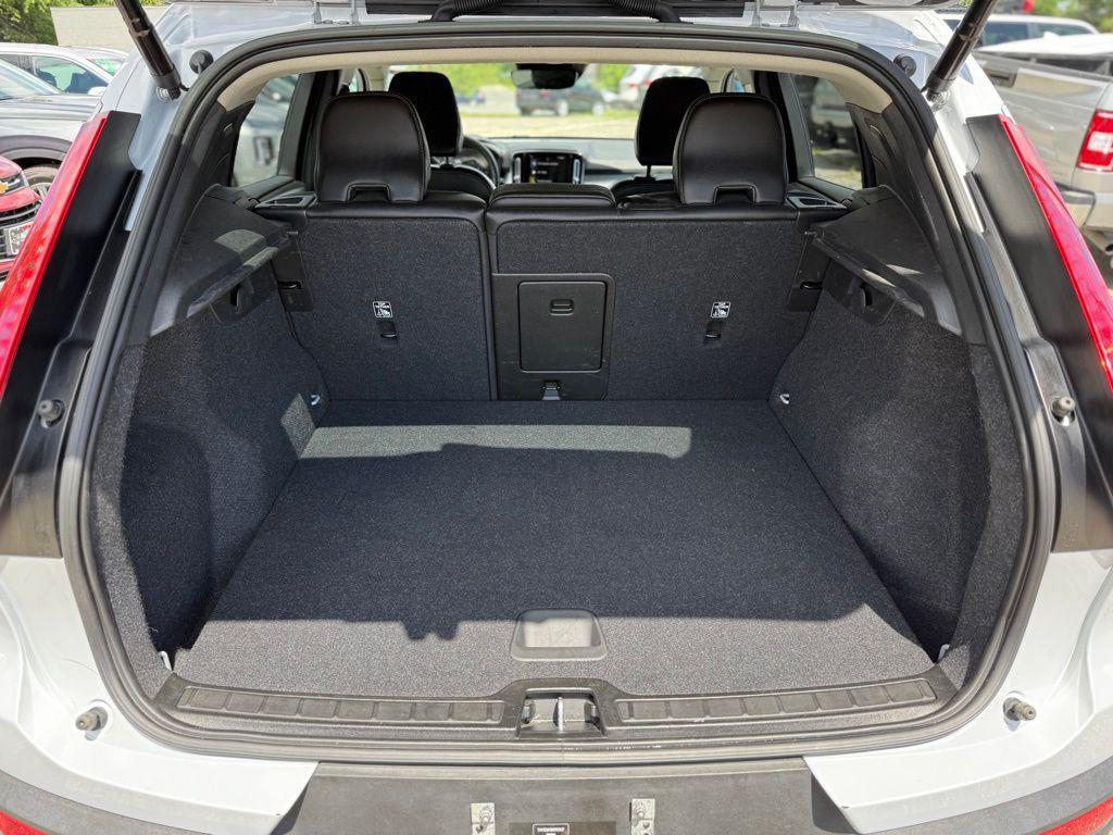 used 2022 Volvo XC40 car, priced at $26,441