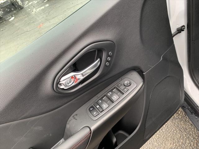 used 2022 Jeep Cherokee car, priced at $27,437