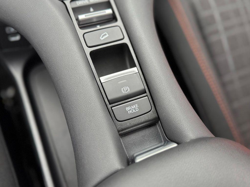 used 2025 Honda HR-V car, priced at $27,987