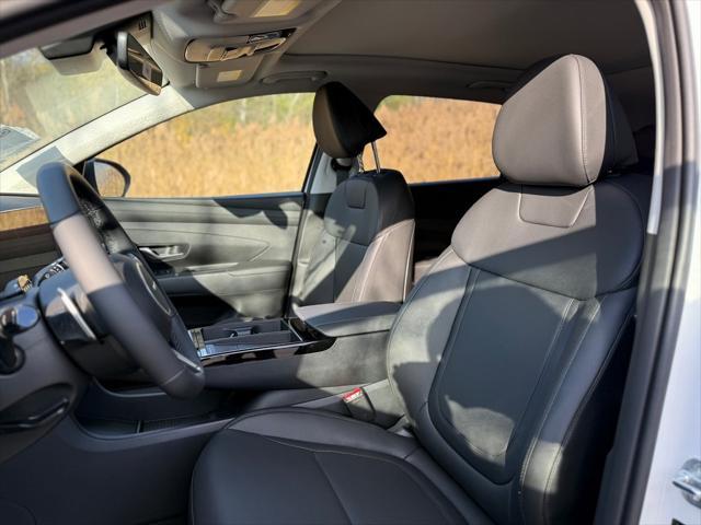 new 2025 Hyundai TUCSON Hybrid car, priced at $38,370