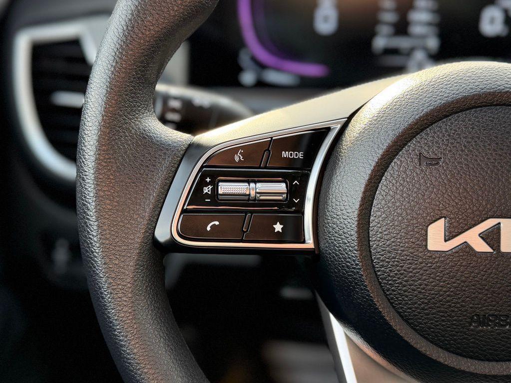 used 2025 Kia Seltos car, priced at $23,621