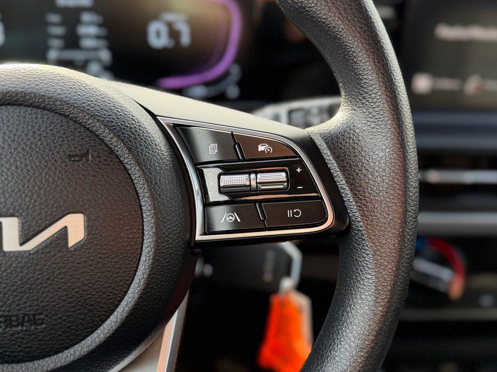 used 2025 Kia Seltos car, priced at $23,621