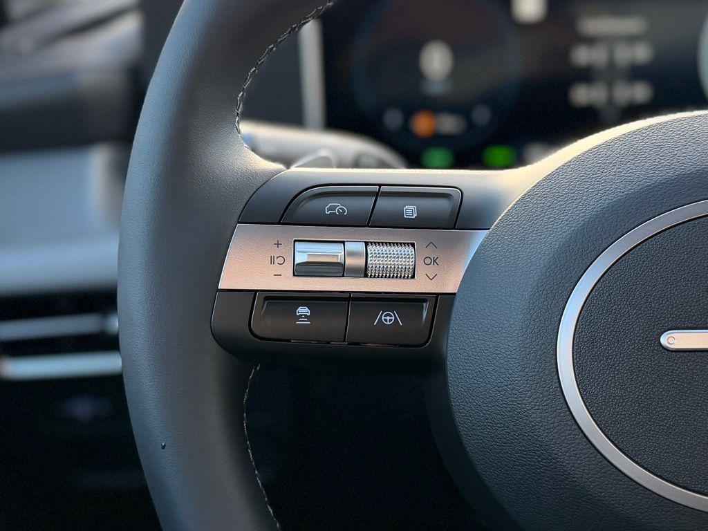 new 2025 Hyundai Sonata Hybrid car, priced at $34,072