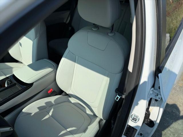 new 2025 Hyundai TUCSON Hybrid car, priced at $35,290