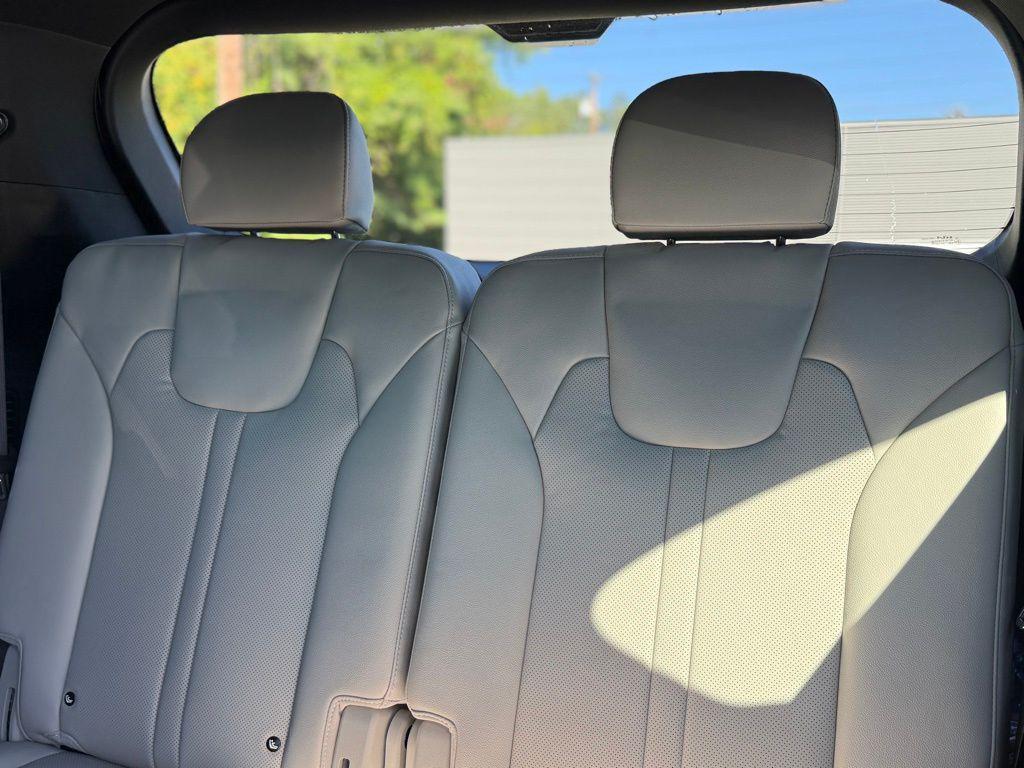 used 2025 Kia Sorento Plug-In Hybrid car, priced at $43,987