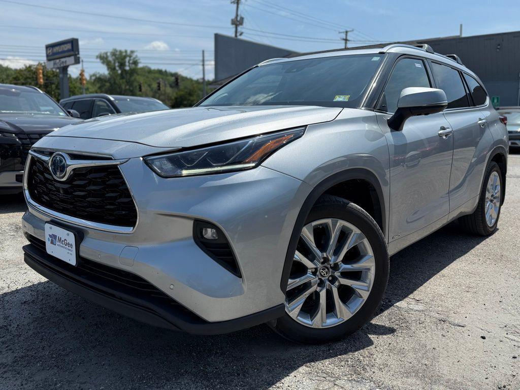 used 2023 Toyota Highlander Hybrid car, priced at $42,201