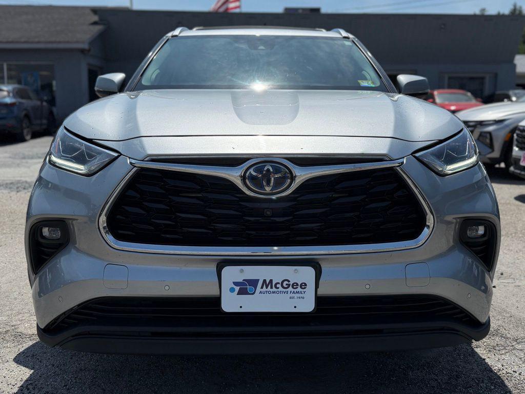 used 2023 Toyota Highlander Hybrid car, priced at $42,201