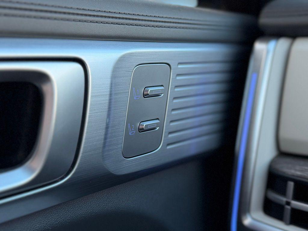 used 2024 Hyundai Santa Fe car, priced at $36,295