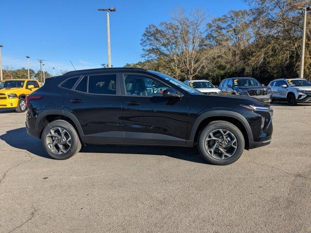 new 2025 Chevrolet Trax car, priced at $24,500