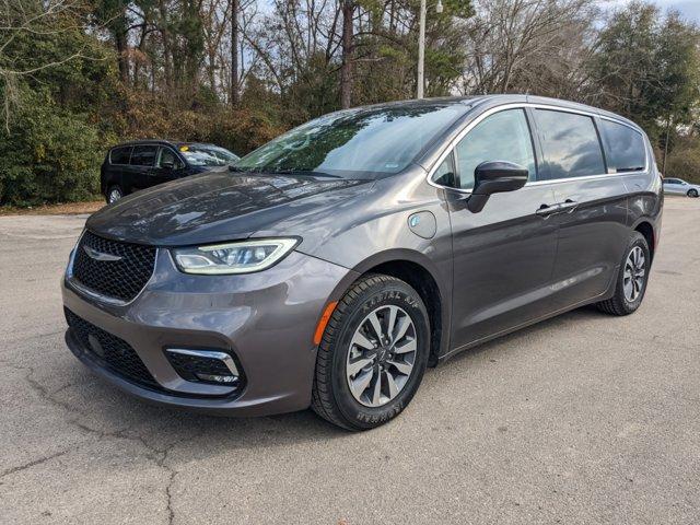 used 2022 Chrysler Pacifica Hybrid car, priced at $19,984