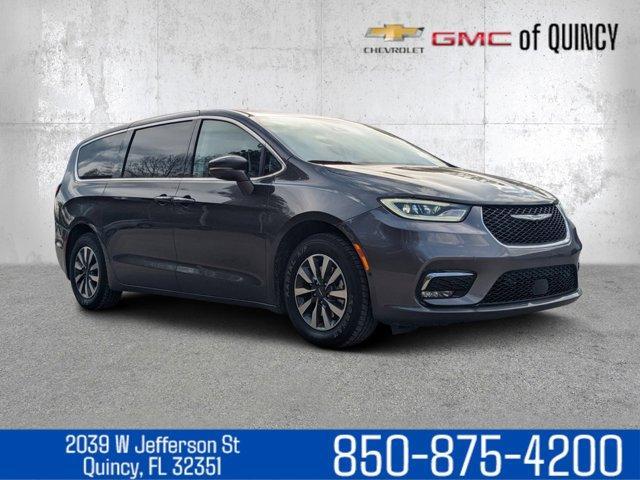 used 2022 Chrysler Pacifica Hybrid car, priced at $19,984