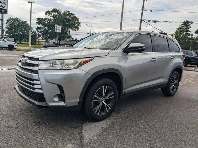 used 2019 Toyota Highlander car, priced at $21,484