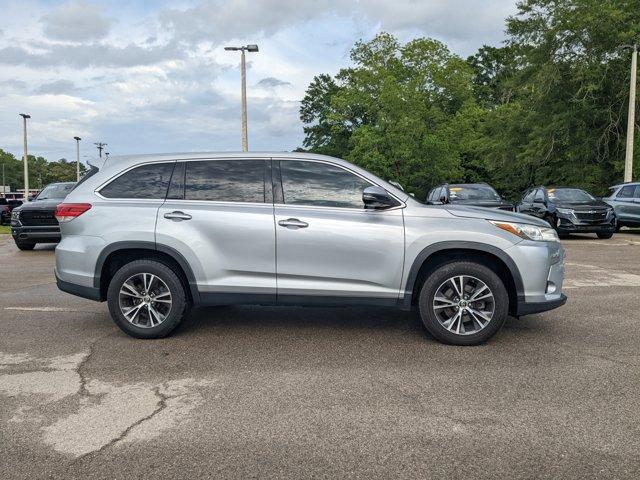 used 2019 Toyota Highlander car, priced at $21,484