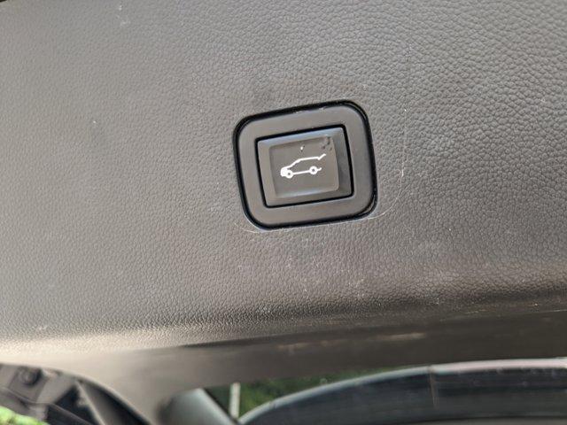 used 2021 Chevrolet Traverse car, priced at $27,800