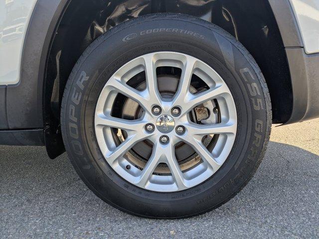 used 2016 Jeep Cherokee car, priced at $9,584