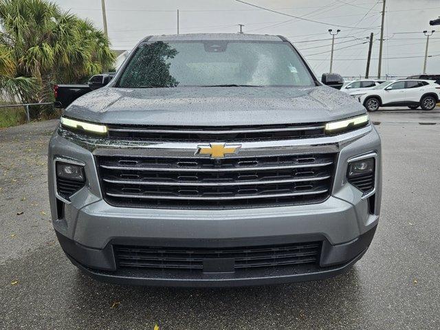 new 2025 Chevrolet Traverse car