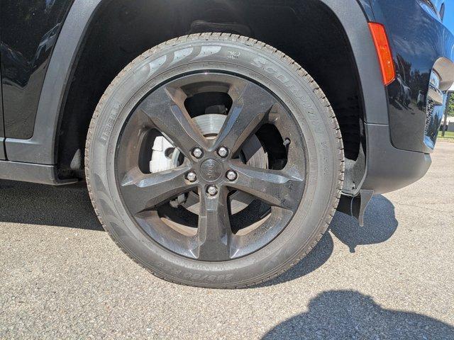 used 2024 Jeep Grand Cherokee car, priced at $36,384