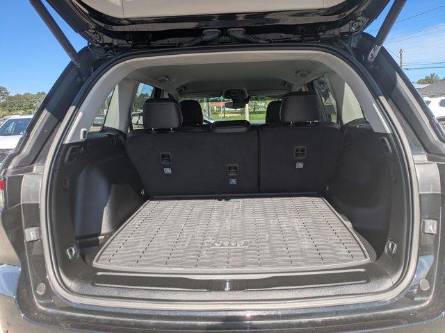 used 2024 Jeep Grand Cherokee car, priced at $36,384