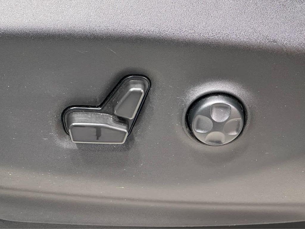 used 2022 Chrysler Pacifica Hybrid car, priced at $28,900