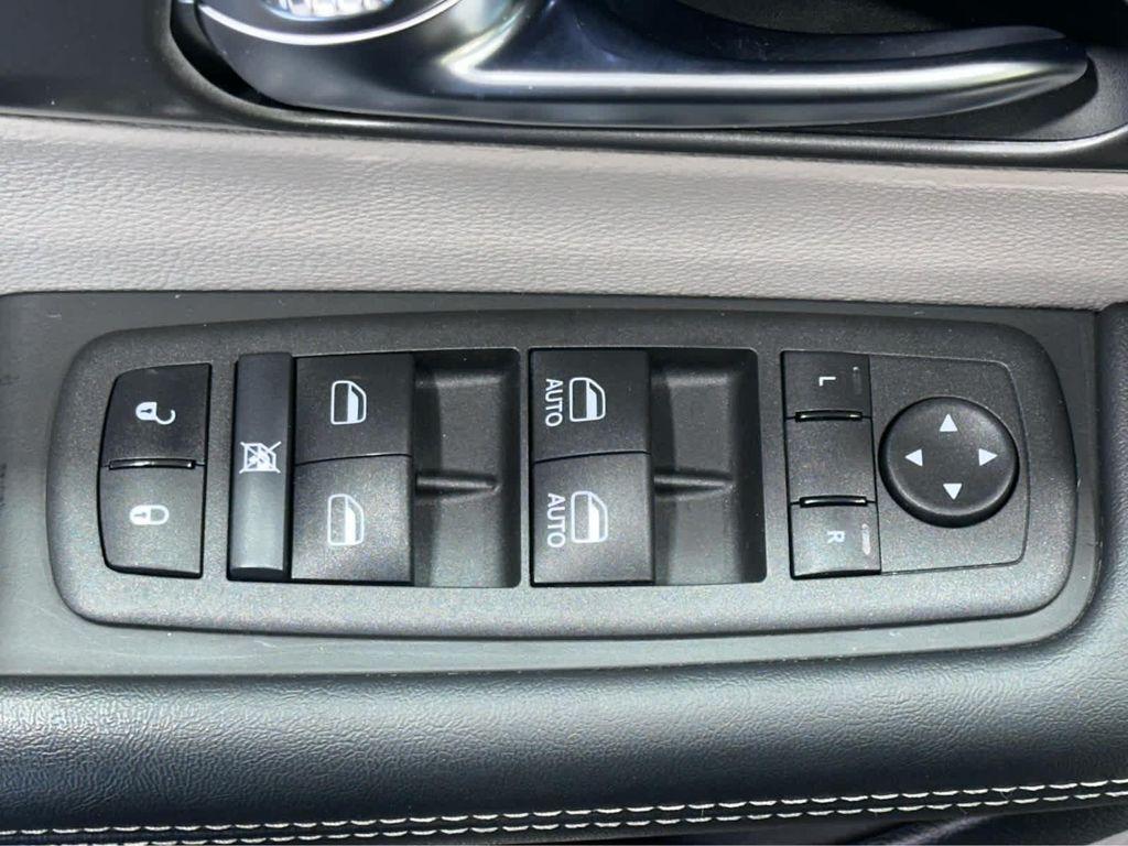 used 2022 Chrysler Pacifica Hybrid car, priced at $28,900