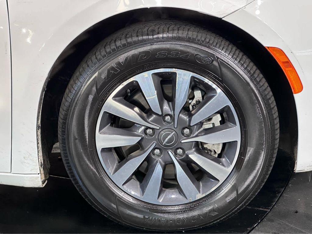 used 2022 Chrysler Pacifica Hybrid car, priced at $28,900