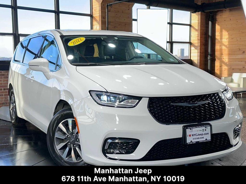 used 2022 Chrysler Pacifica Hybrid car, priced at $28,900