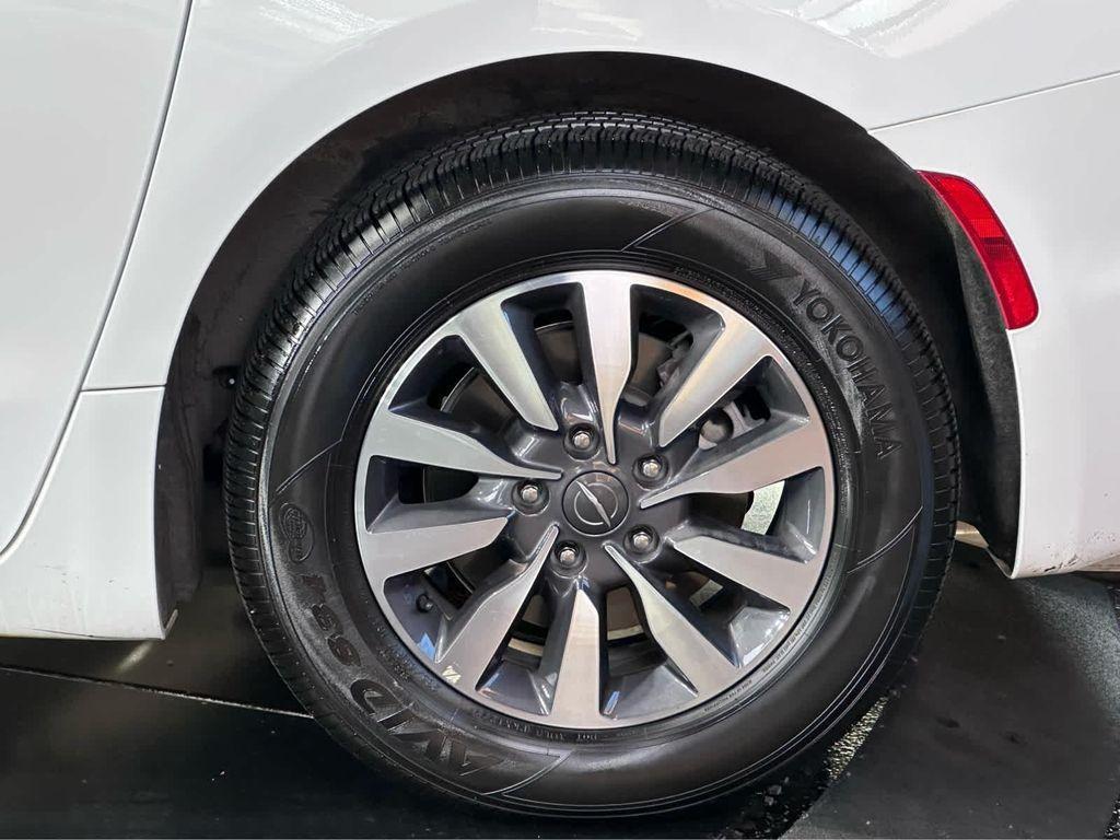 used 2022 Chrysler Pacifica Hybrid car, priced at $28,900