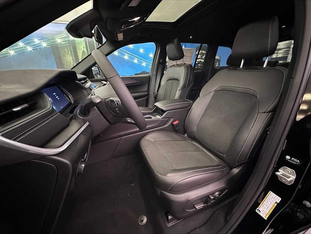 new 2025 Jeep Grand Cherokee car, priced at $44,480