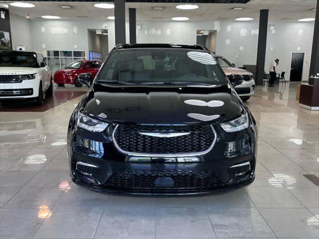 new 2025 Chrysler Pacifica car, priced at $44,627