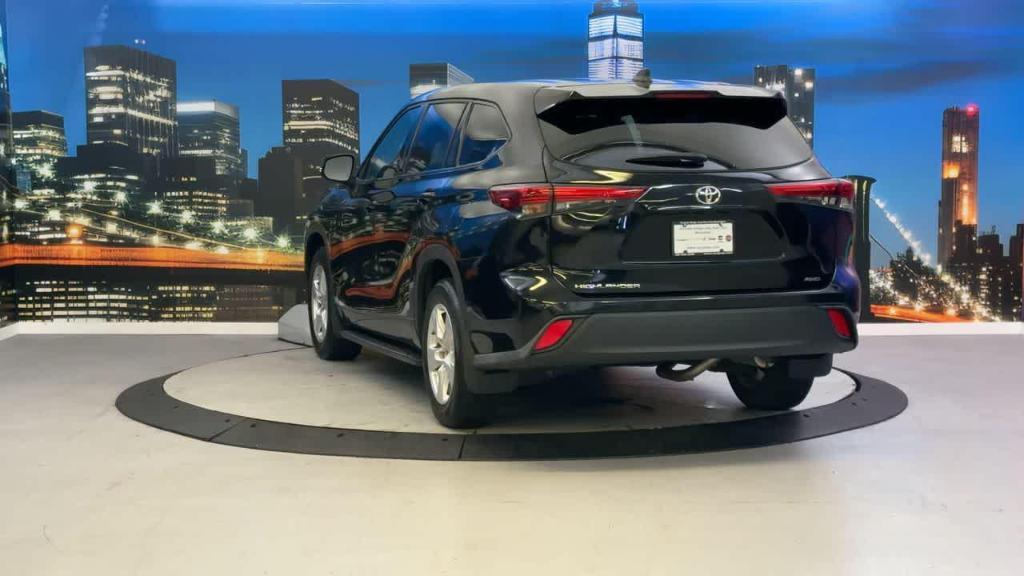 used 2022 Toyota Highlander car, priced at $30,500