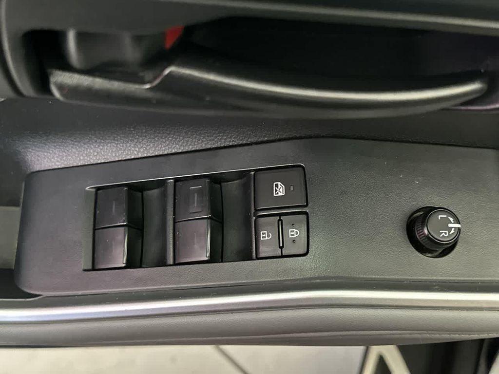 used 2022 Toyota Highlander car, priced at $29,900