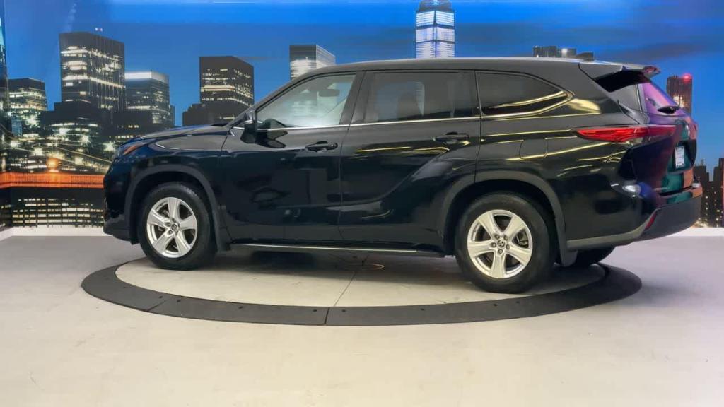 used 2022 Toyota Highlander car, priced at $30,500