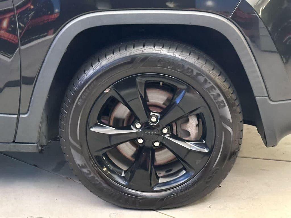 used 2015 Jeep Cherokee car, priced at $9,200