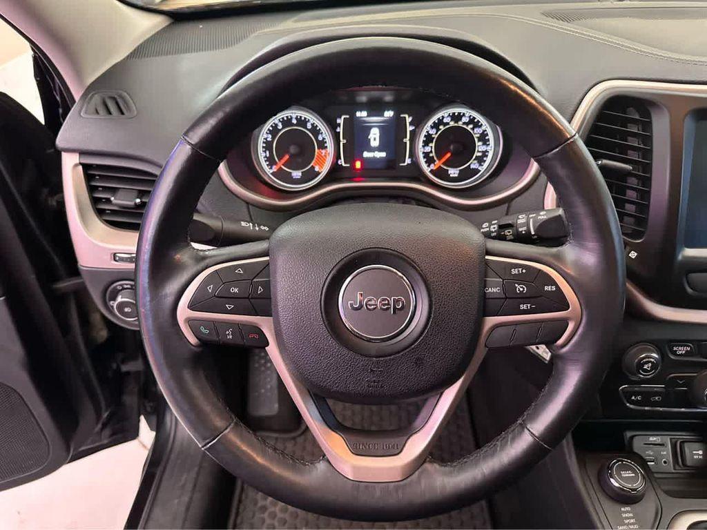used 2015 Jeep Cherokee car, priced at $9,200