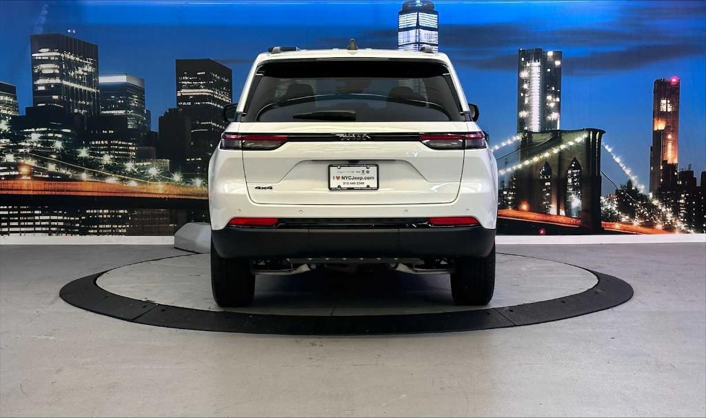 new 2025 Jeep Grand Cherokee car, priced at $42,385