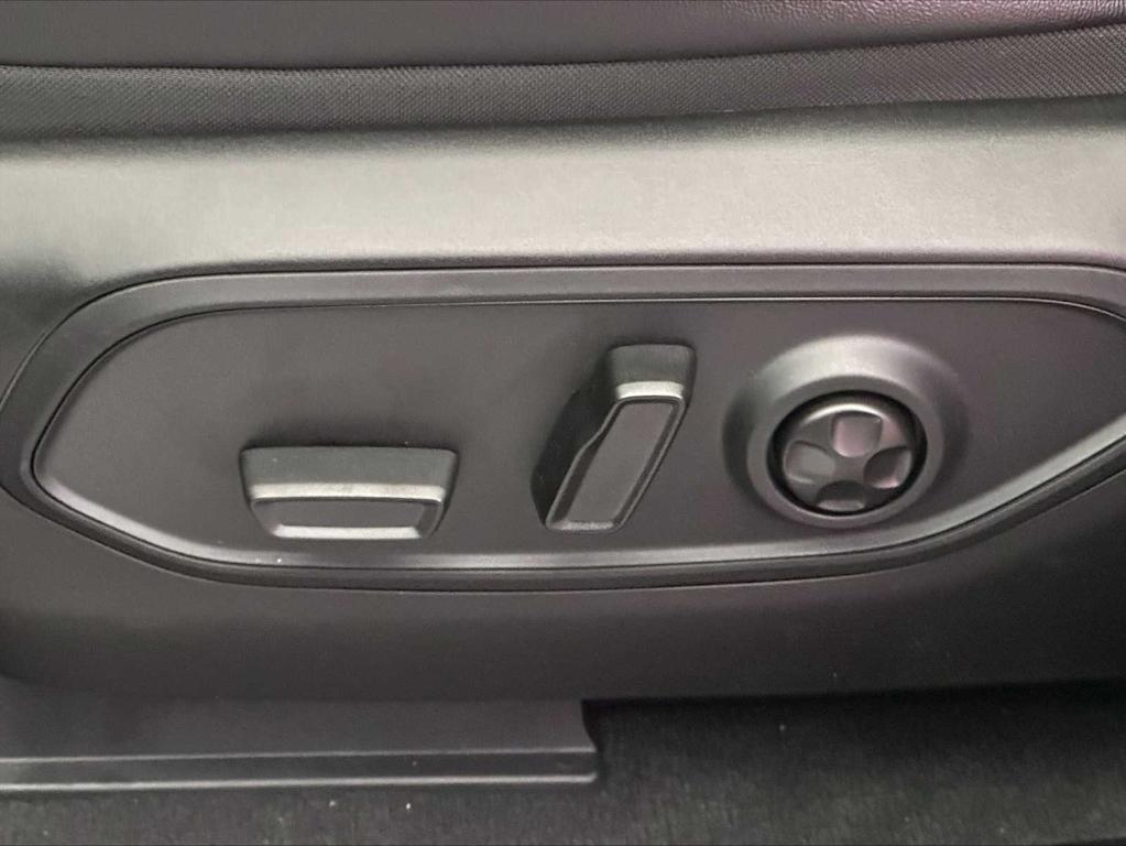 new 2025 Jeep Grand Cherokee car, priced at $42,385