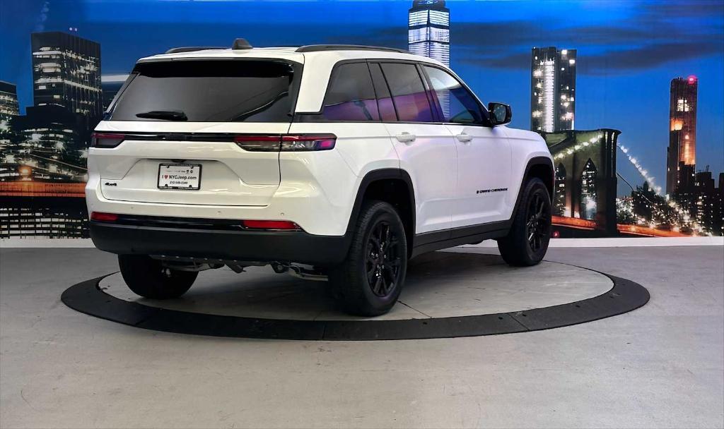 new 2025 Jeep Grand Cherokee car, priced at $42,385