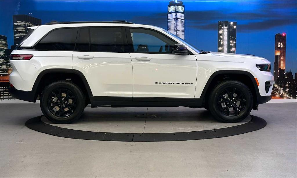new 2025 Jeep Grand Cherokee car, priced at $42,385