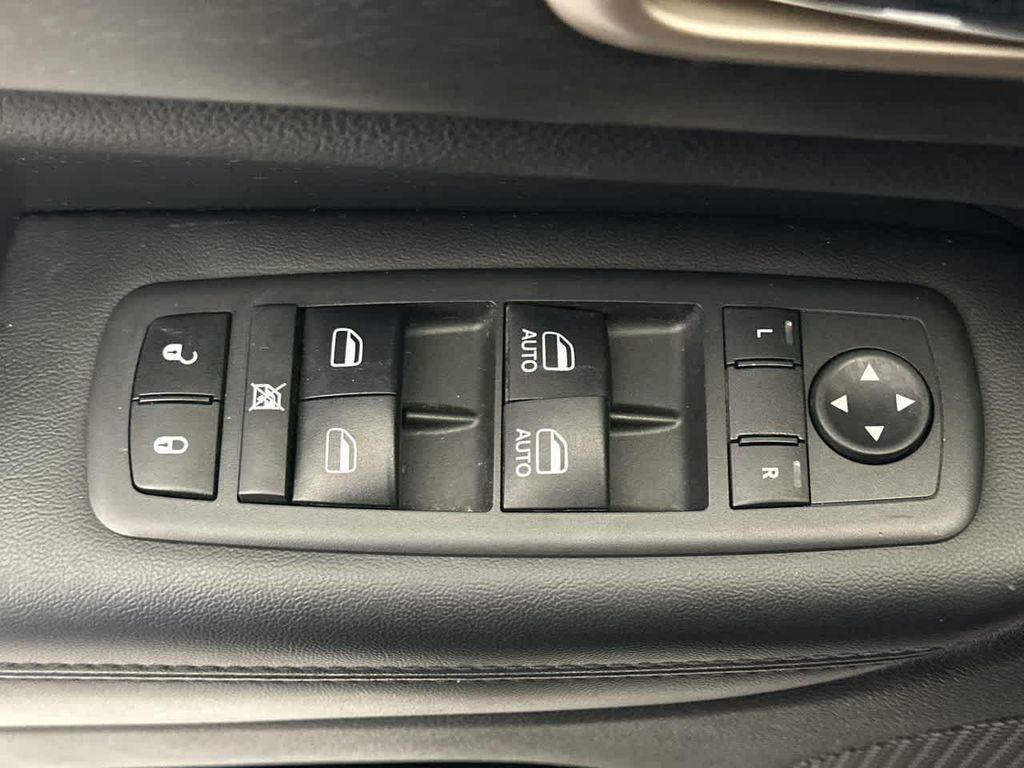 used 2015 Jeep Grand Cherokee car, priced at $11,900
