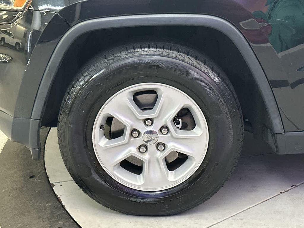 used 2015 Jeep Grand Cherokee car, priced at $11,900