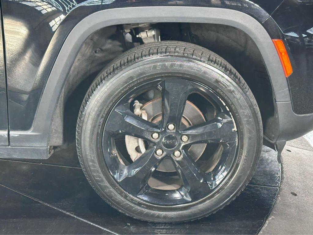 used 2023 Jeep Grand Cherokee car, priced at $33,900